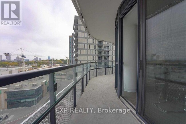 Building Photo - 99 The Donway W