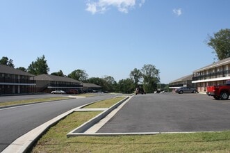 Building Photo - 808 US 278