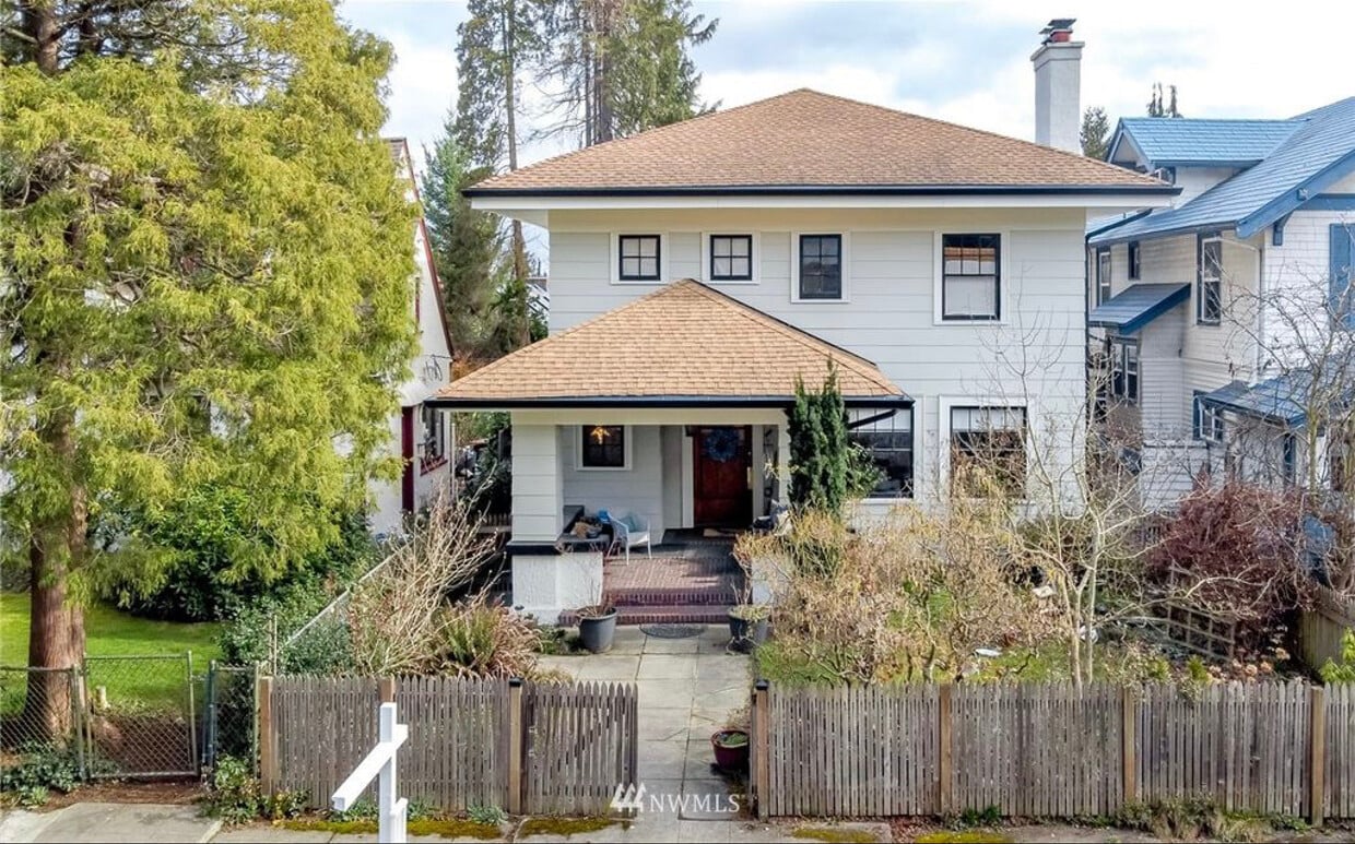 Foto principal - 5042 18th Ave NE