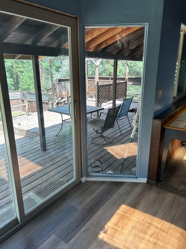 Building Photo - 3886 Canyon Loop