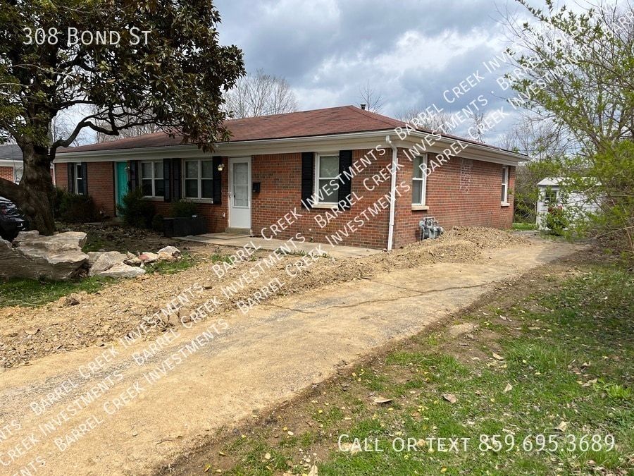 Primary Photo - 308 Bond St
