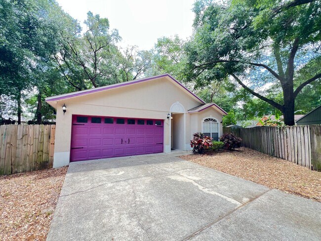 Foto del edificio - BEAUTIFUL 3 Bedroom 2 Bathroom home in Apopka