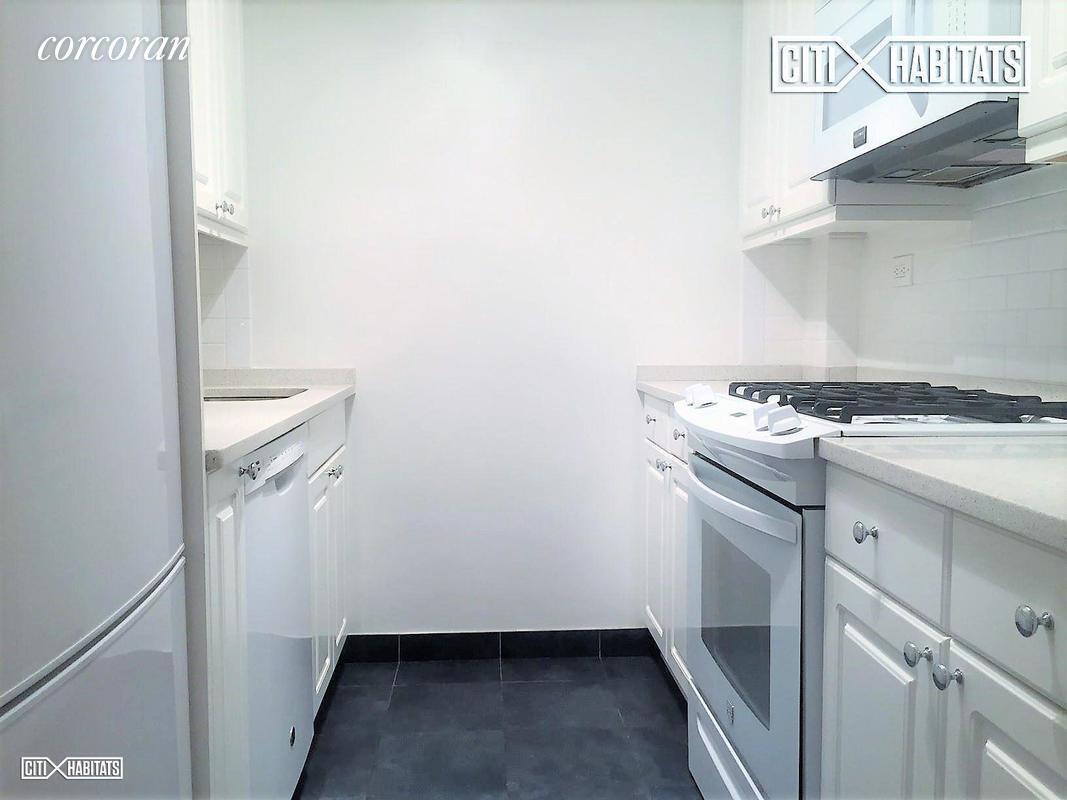 Primary Photo - 155 W 68th St