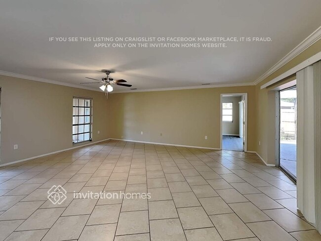 Foto del edificio - 3800 Pin Oaks St