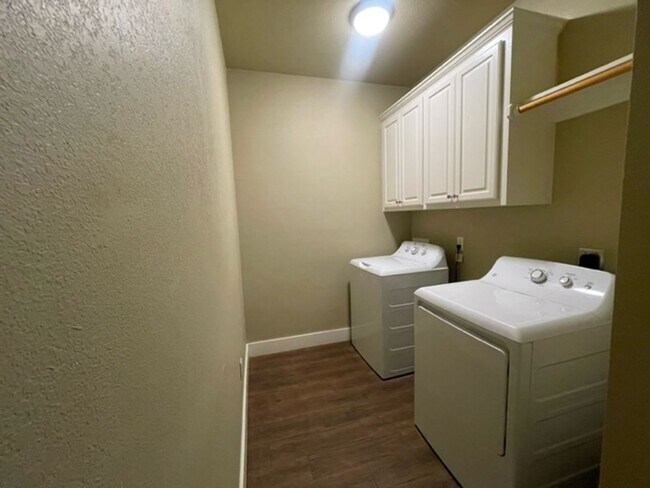 Foto del edificio - Charming 3-bedroom, 3-bathroom