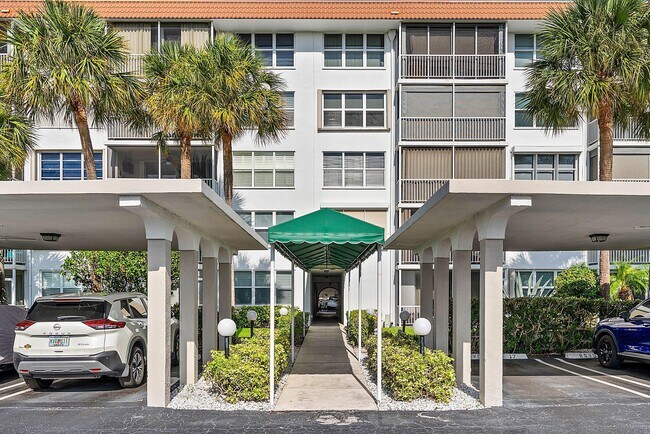 Foto del edificio - 931 Gardenia Dr