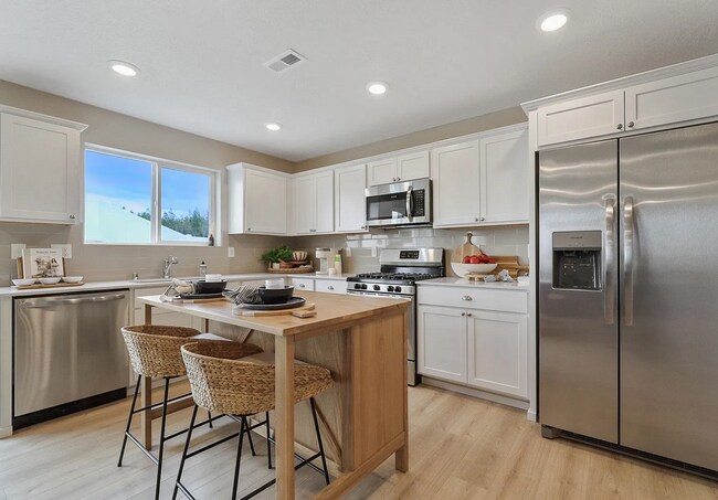 Building Photo - 4501 W Bedford Ave