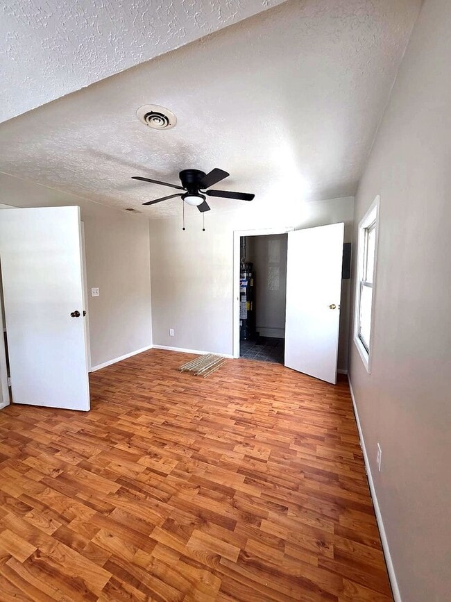 Building Photo - 14315 Ledgewood Ave