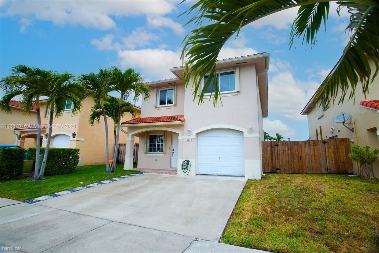 Primary Photo - 4 br, 3 bath House - 8949 SW 214th St # 0