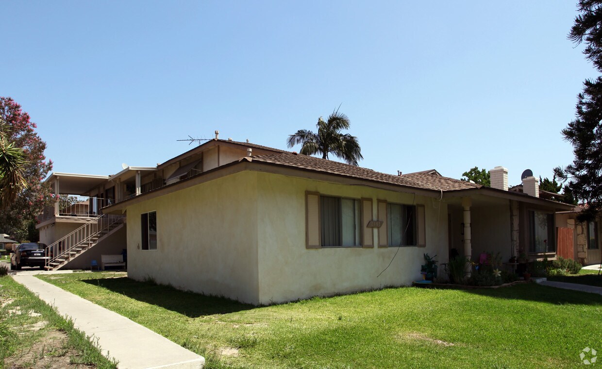 Primary Photo - 2341 E Omega Ave
