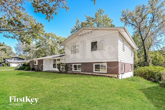 Foto del edificio - 6680 Foxshire Dr