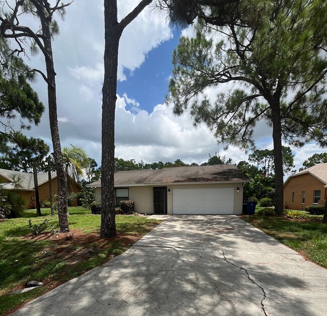 Foto del edificio - 10301 St Patrick Ln