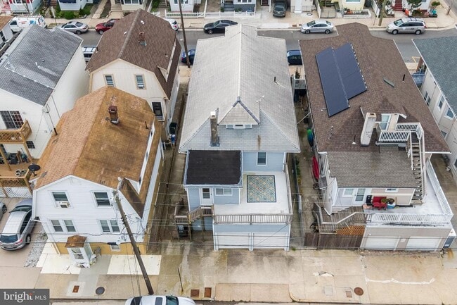 Building Photo - 111 N Windsor Ave