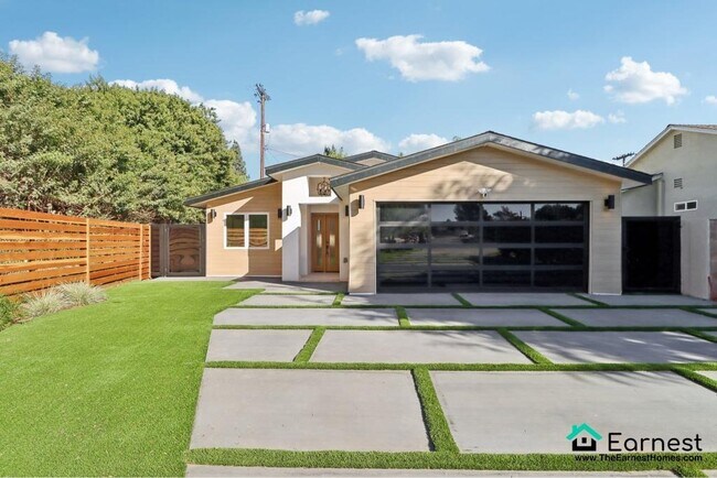 Building Photo - 4 + 3 Elegant Sherman Oaks Retreat with Po...