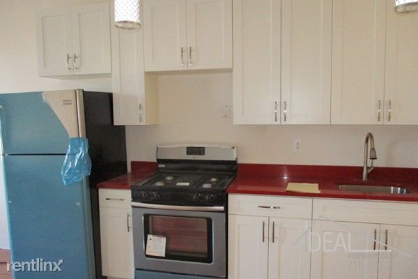 Building Photo - 30 Scholes St