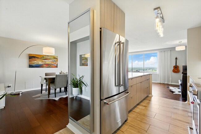 Foto del edificio - 9701 Fields Rd