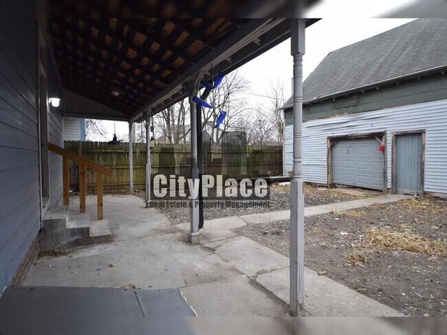 Photo - 1046 S Randolph St House