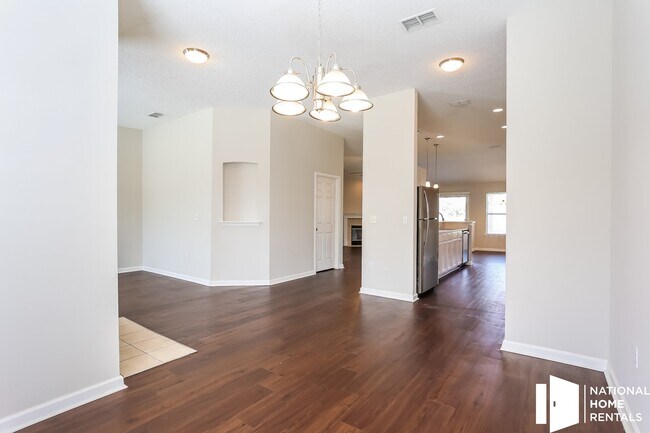 Building Photo - 10084 Garden Lake Ct