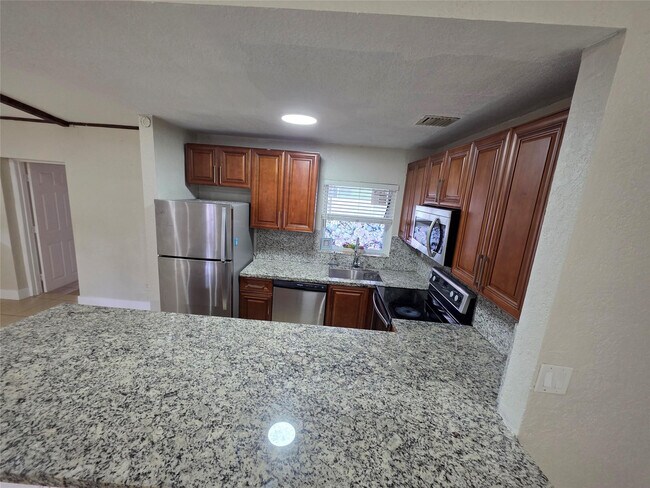 Foto del edificio - 341 Delaware Ave