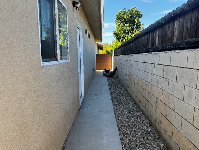 Foto del edificio - 282 E 2nd St