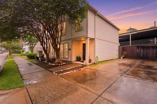 Photo - 1923 Bailey St Townhome