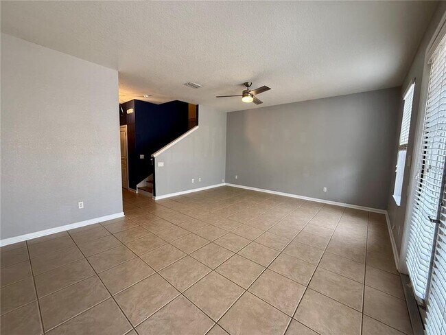 Foto del edificio - 7722 Fairgrove Ave