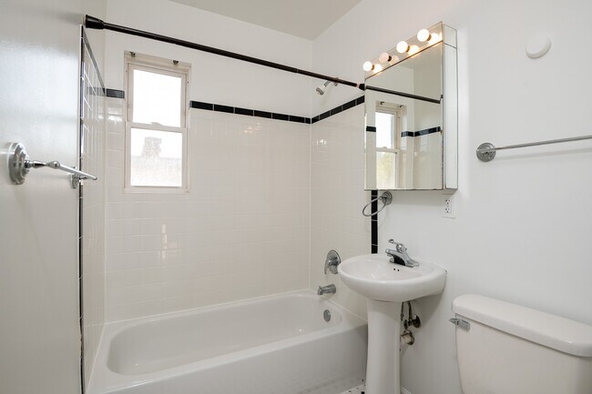 Foto del edificio - 717 Brandywine St SE