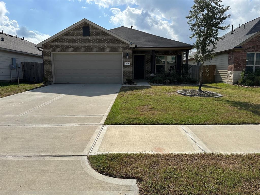 Primary Photo - 2024 Cedar Tree Ct