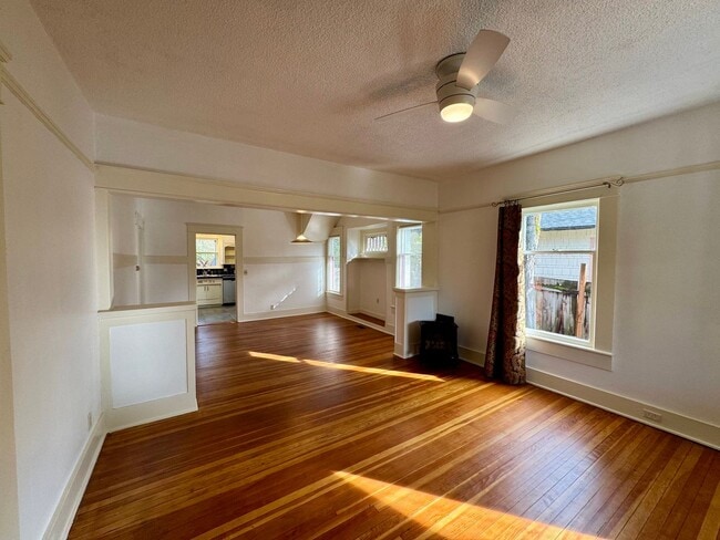 Photo - Beautiful 4 Bedroom, 2 Bath with Bonus Room in the Whiteaker Neighborhood! House