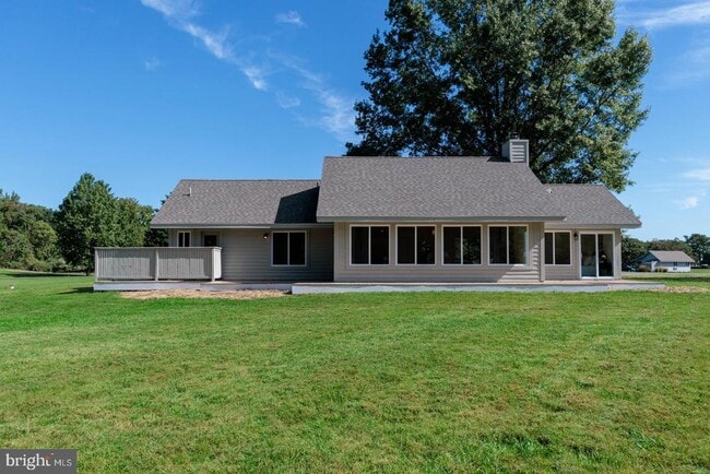 Building Photo - 102 Golf Ct