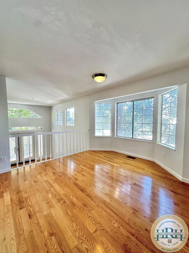 Foto del edificio - Charming 3BR|2.5BA Palo Alto Townhome – Pr...