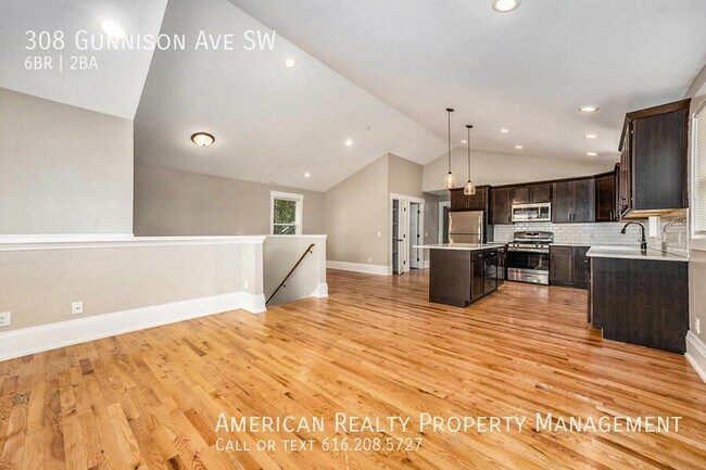 Foto del edificio - 308 Gunnison Ave SW