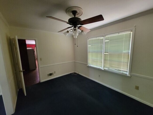 Building Photo - Short Term Rental in Brookhaven!