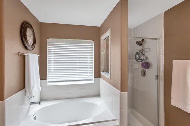 Foto del edificio - 24514 Cobble Canyon Ln