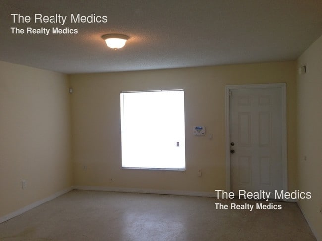 Building Photo - 767 Lucaya Dr