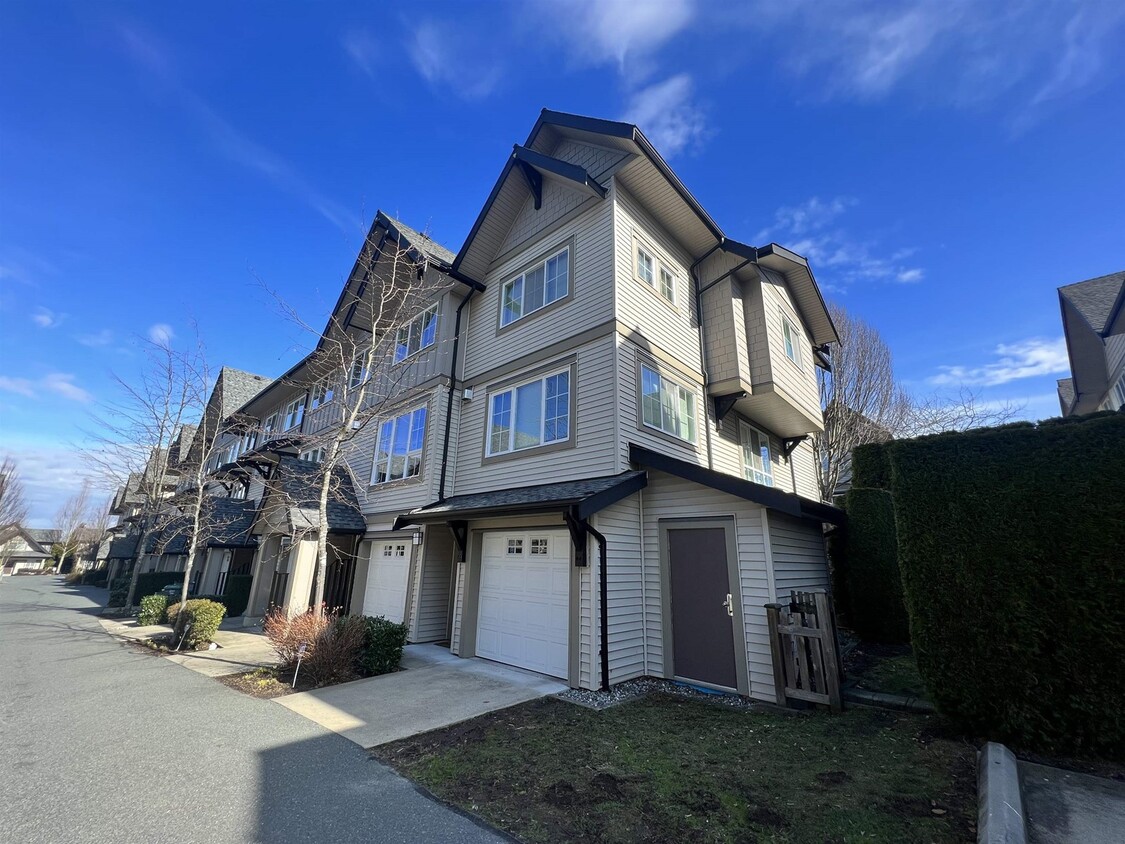 2501-161a 161a St, Surrey, Bc V3z 7y6 - House For Rent In Surrey, Bc 