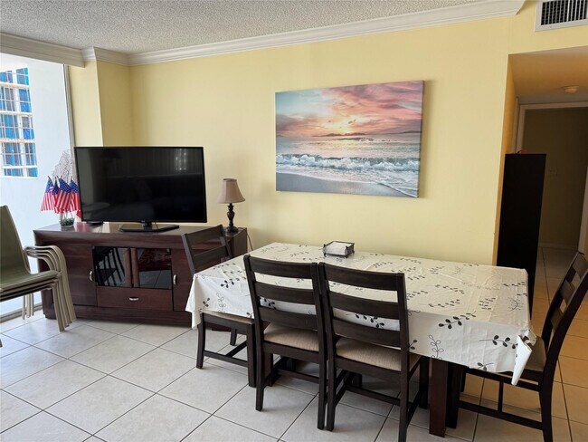 Foto del edificio - 111 Briny Ave