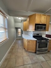 Building Photo - 46 Lawrence St