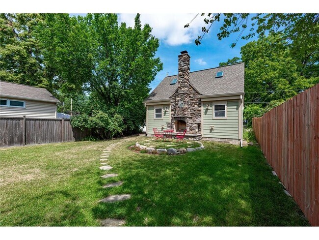 Foto del edificio - 2629 Idaho Ave S