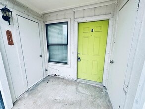 Building Photo - 5507 Rose Hill Cir