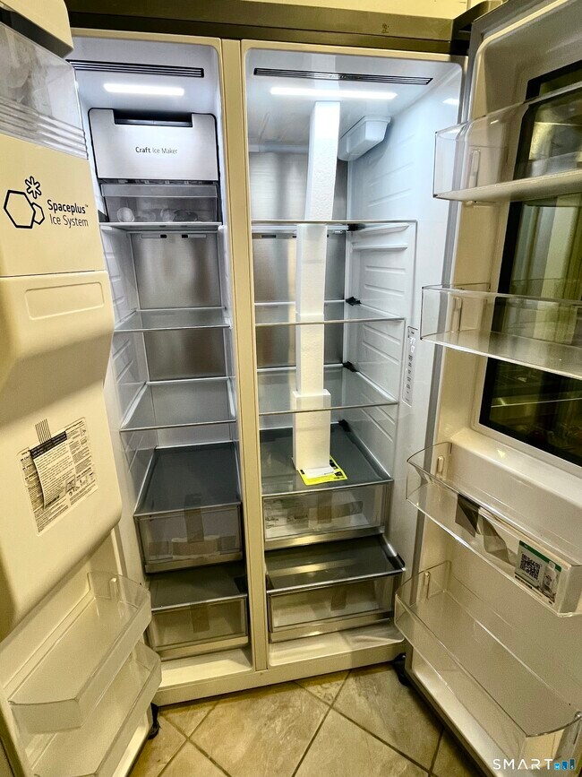 Foto del edificio - 81 Black Rock Tpke