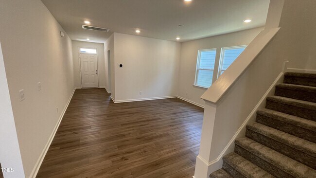 Building Photo - 805 Wagyu Wy
