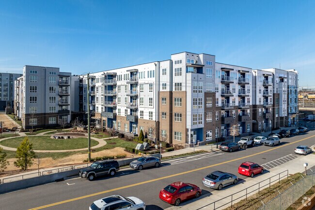 Absolutamente NoDa Vista - Abberly NoDa Vista Apartment Homes