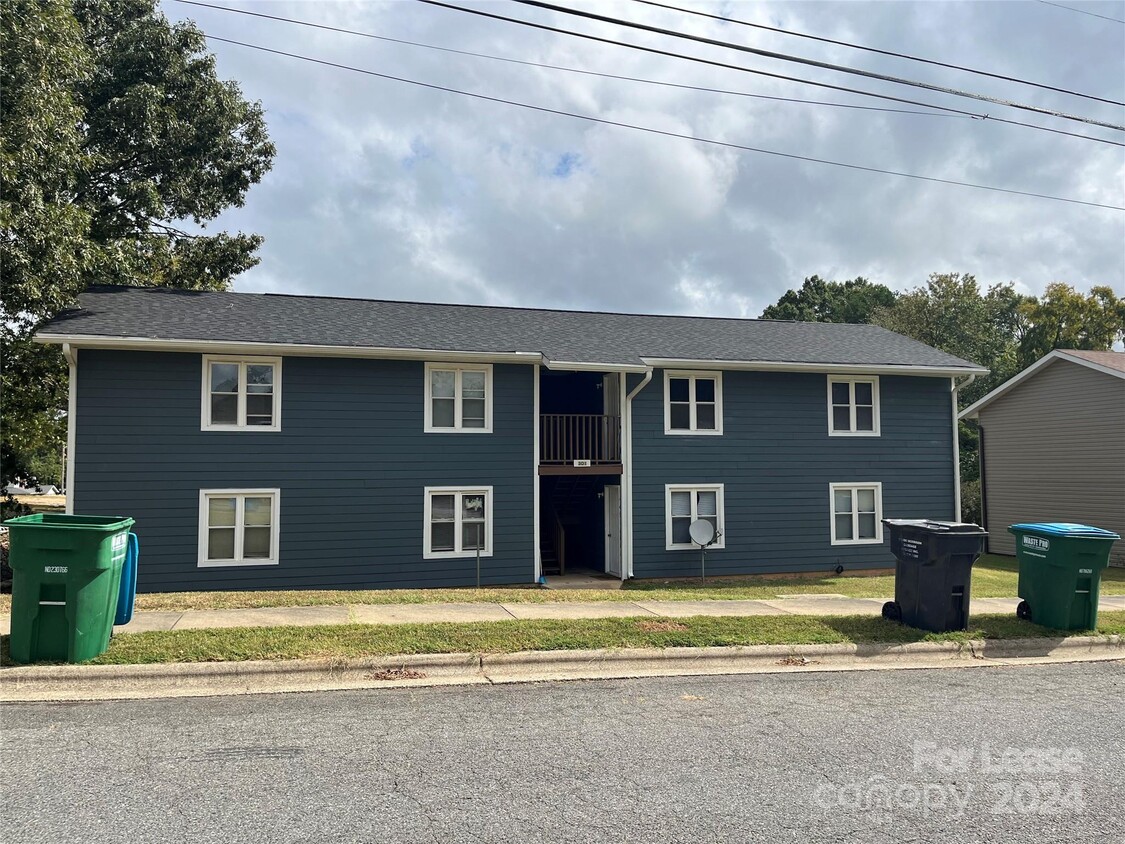 Primary Photo - 301 Garden St