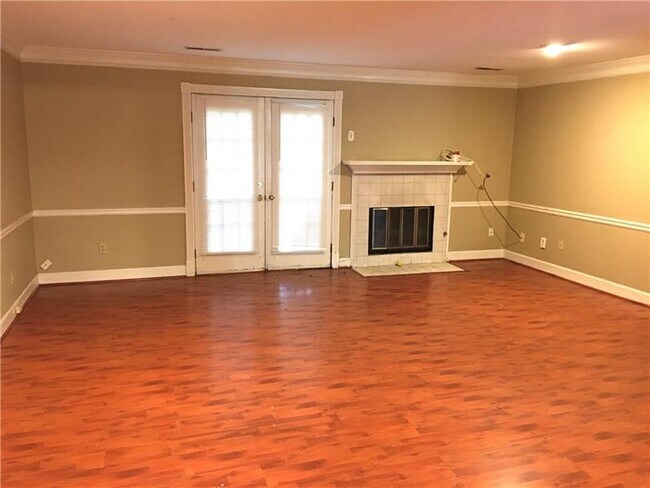 Foto del edificio - 1328 Poplar Pointe