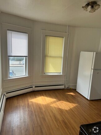 Building Photo - 108 Lockwood Ave