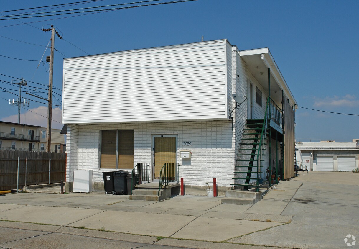 Building Photo - 3029 Edenborn Ave