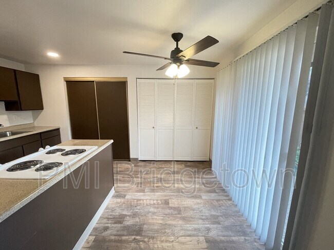 Foto del edificio - 4821 NE Prescott St