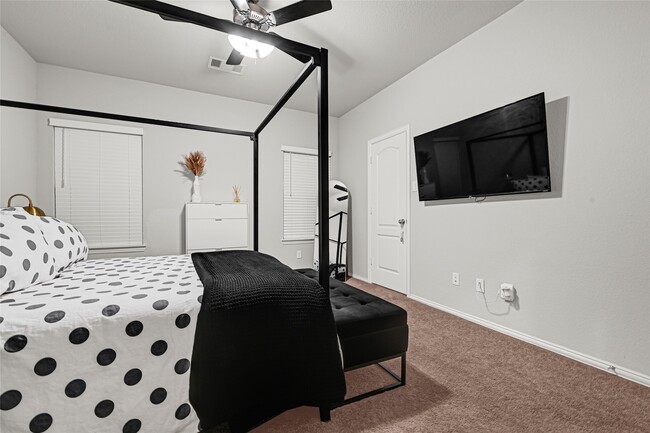 Building Photo - 31607 Eldorado Ln