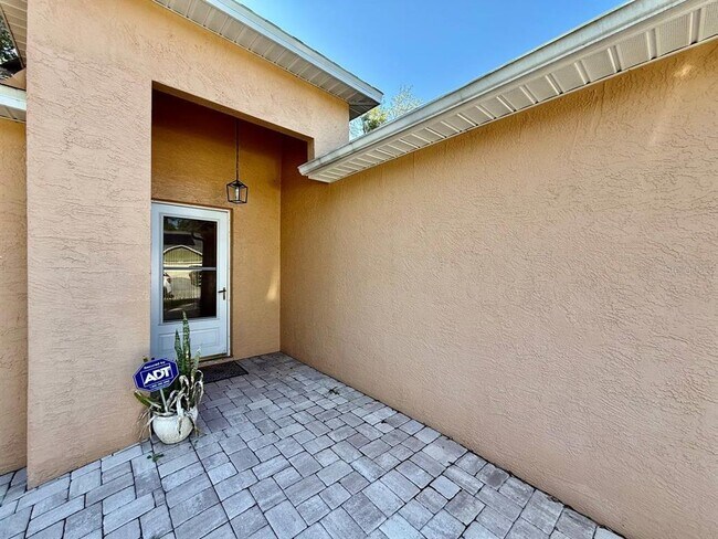 Foto del edificio - 8711 Busch Oaks St